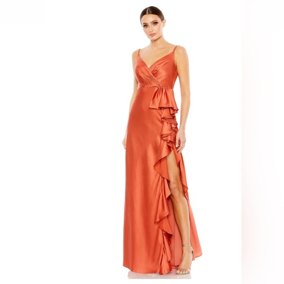 Mac Duggal Dresses & Skirts - NWT Mac Duggal V-Neck Spaghetti Strap Satin Gown